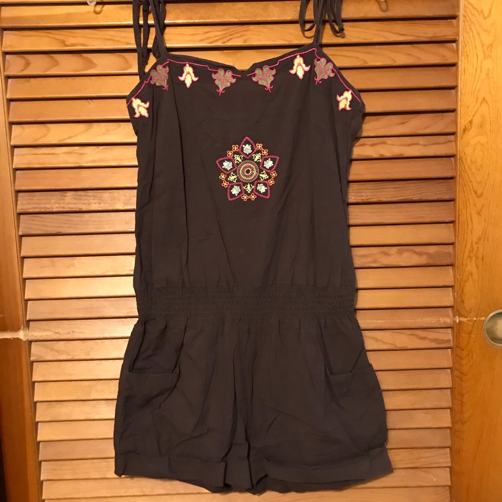 Brown cotton romper with color embellishments